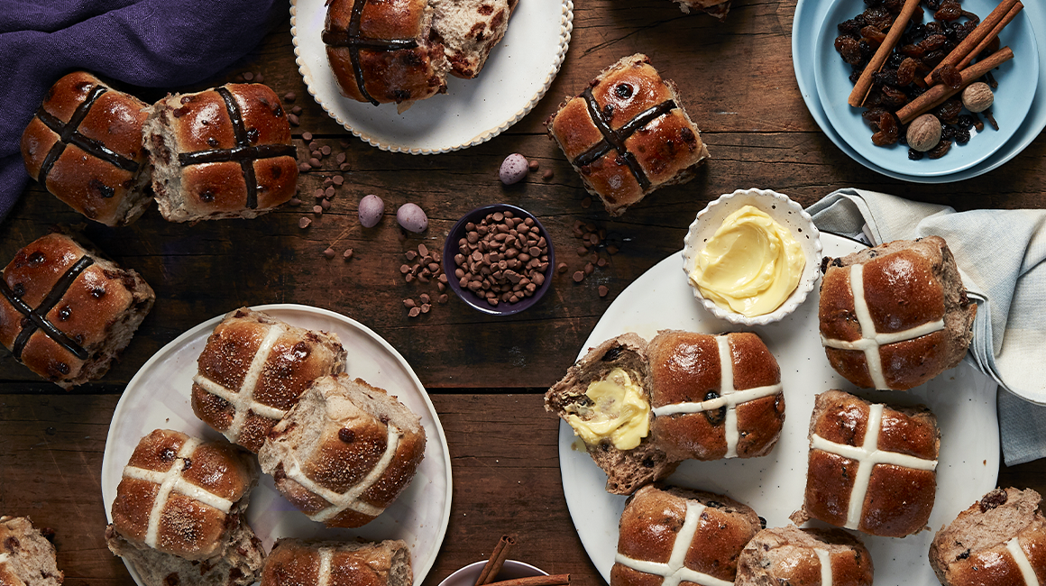 Traditional Hot Cross Bun Bakers Delight 9266